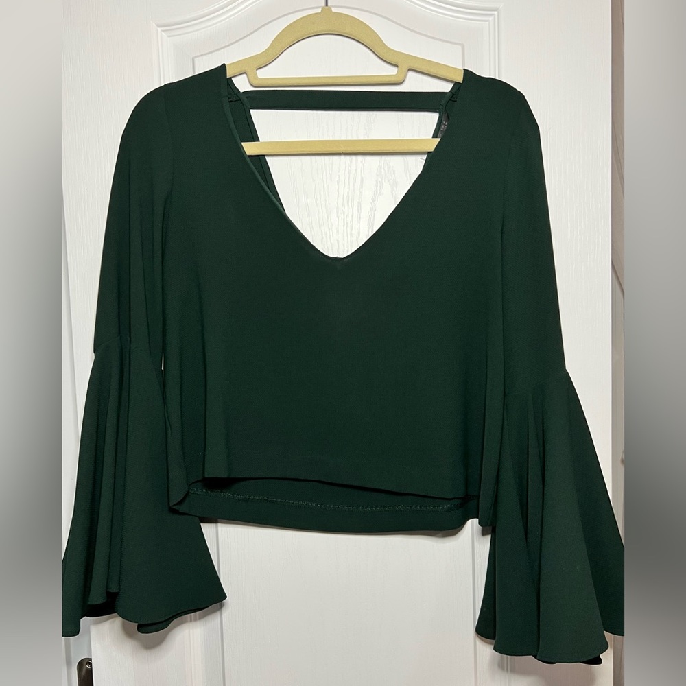 Beautiful material bell sleeve crop top